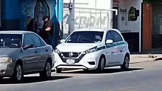 El vehículo en el que fue hallado muerto el taxista estaba estacionado sobre la avenida Ruta 4 de Cancún, que fue cerrada para las indagatorias de Servicios Periciales