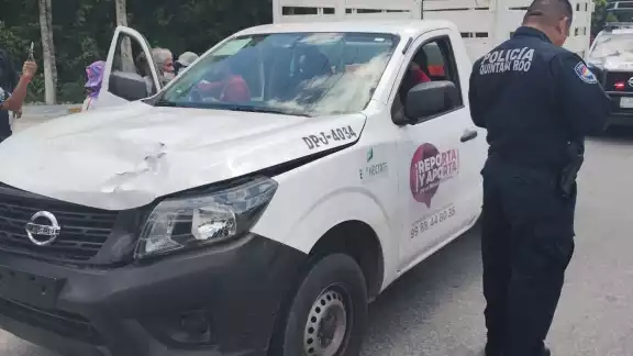 El chofer del vehículo de Servicios Públicos del Ayuntamiento de Cancún fue detenido y llevado a las instalaciones de la Policía de la ciudad El chofer del vehículo de Servicios Públicos del Ayuntamiento de Cancún fue detenido y llevado a las instalaciones de la Policía de la ciudad