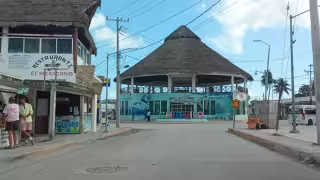 Comando armado “levanta” a dos personas en Chiquilá tras balacera en la Veracruzana