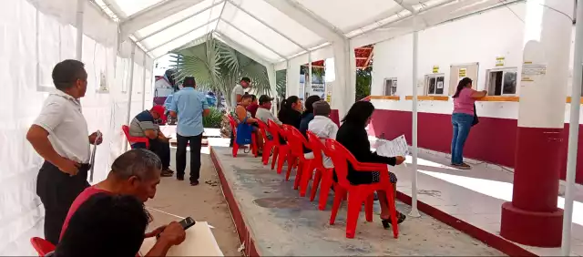 Acusaron quejosos que el Ayuntamiento les exige que tramiten la cédula catastral como requisito para que puedan pagar el gravamen 2026 y lacera su economía