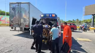 Motociclista es atropellada y conductor huye en la glorieta del Chechén    en Ciudad del Carmen