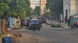 Tras el reporte de emergencia por un presunto levantón se registró una fuerte movilizaciónm policíal. Foto: Por Esto!
