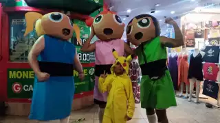 Halloween en la Quinta Avenida de Playa del Carmen: Una explosión de creatividad en disfraces