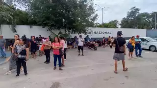 Se manifestaron en la Fiscalía General del Estado (FGE) para confrontar a las autoridades, ya que aseguraron que los policías municipales agredieron a ciudadanos a golpes