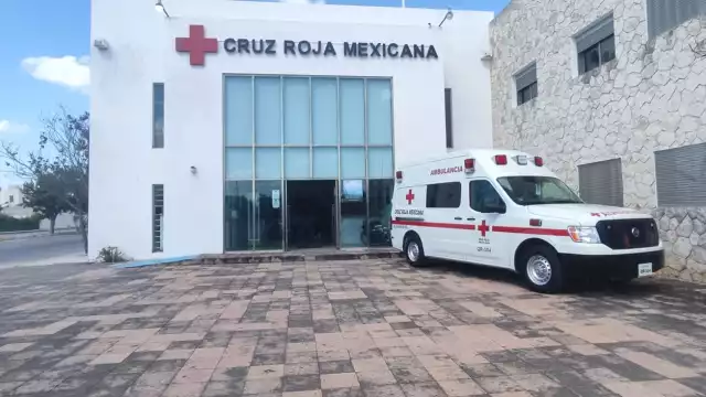Los extrabajadores aseguran que ninguno de los paramédicos de la Cruz Roja en Playa del Carmen están certificados