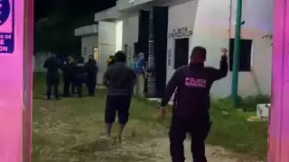 Tras varios minutos, el grupo armado se fue del lugar, ya que no encontró nada de valor