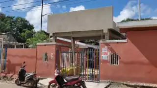 El preescolar Sebastián Lerdo de Tejada se encuentra sobre la calle 5 de mayo, esquina con Javier Rojo Gómez, de la colonia  Miraflores