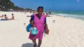 Los policías los sacan de los arenales si los descubren vendiendo