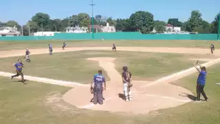 Juegos de playoffs encienden la Liga Regional de beisbol de Sabancuy