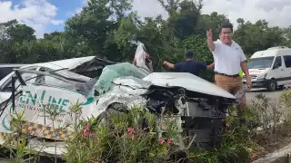 El saldo de este percance fueron tres personas lesionadas y daños materiales de gran cuantía