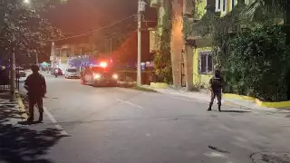 Fuerte operativo de fuerzas especiales alerta a pobladores de Playa del Carmen