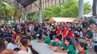Aficionados se reúnen para la inauguración del Mundial 2026 en Tulum