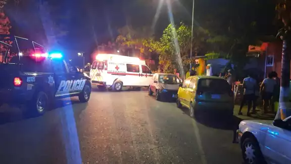 Agentes ministeriales adscritos a la Fiscalía General de Quintana Roo se hicieron cargo de los cadáveres