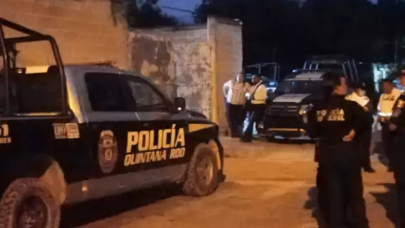Familiares y amigos de dos adolescentes detenidos protestaron contra la policía de Isla Mujeres