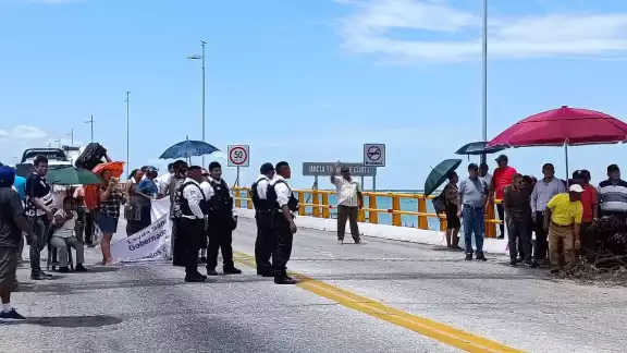 Los jubilados presionan a la Unacar para recibir sus pagos