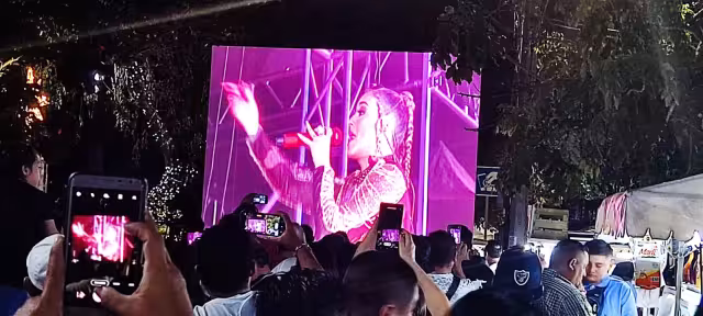 María José agradeció a los asistentes a su concierto en el Carnaval de Playa del Carmen