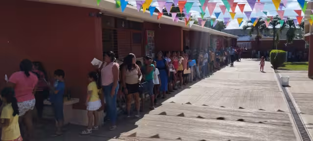 Únicamente  se han conformado los comités de padres de familia