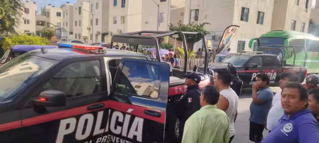 Al lugar de los hechos llegaron varias unidades policiacas.