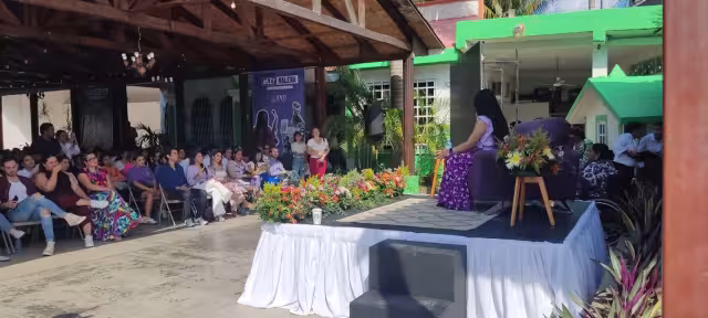 María Elena Ríos sostuvo una reunión en Playa del Carmen