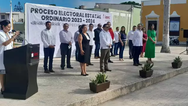 Ceremonia cívica del IEEC en el parque de San Francisco