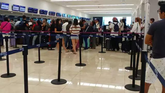 Se registra gran movilización de pasajeros en el aeropuerto de Mérida