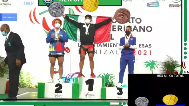 El umanense recibió medalla de oro y plata, proclamándose campeón