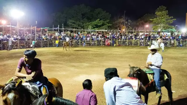 En redes sociales se evidenció al Alcalde ante la realización de la actividad taurina