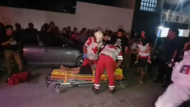 Motocicleta atropella a mujer y a su hija en la colonia Revolución