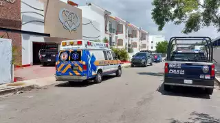 Los empleados explicaron que los sujetos los amenazaron con un arma de fuego y para intimidar al personal golpearon a uno