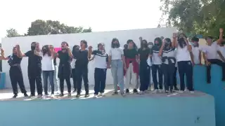 Las y los estudiantes de la secundaria 'José Antonio Tzuc Esparza' en Playa del Carmen exigieron castigo para el docente por presuntamente haber abusado sexualmente de una alumna