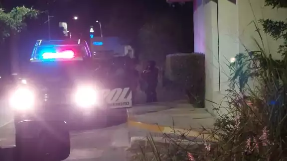 Fueron vecinos los que apoyaron a la mujer y dieron parte a las autoridades Fueron vecinos los que apoyaron a la mujer y dieron parte a las autoridades