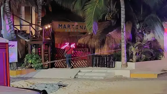 Le dispararon a la altura del abdomen y el proyectil salió por la espalda