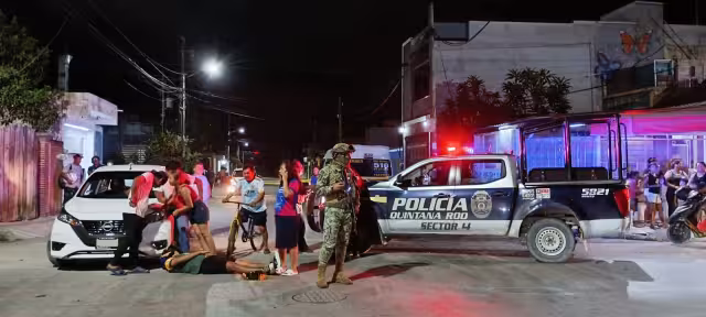 El motociclista quedó tendido en la carpeta asfáltica