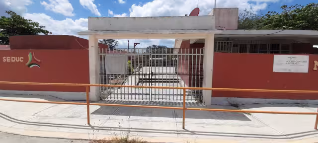 Se espera que las escuelas sean abiertas a finales de abril