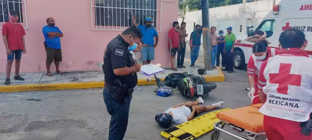 La conductora de la motociclieta fue trasladada al Hospital General de Subzona del IMSS en Cozumel