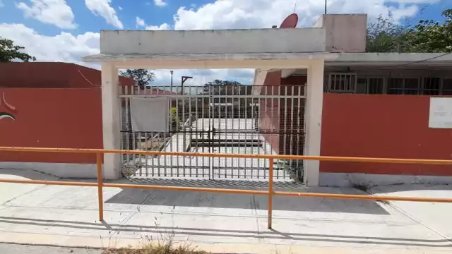 Se espera que las escuelas sean abiertas a finales de abril