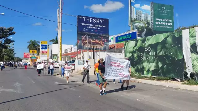 Vecinos de Altabrisa y Monterreal protestaron contra la construcción del proyecto inmobiliario Infiniti en el norte de Mérida