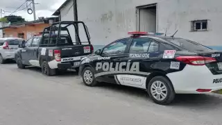 Hay unidades que no disponen de lo más elemental, como son las llantas; como por ejemplo, la camioneta de esta gráfica