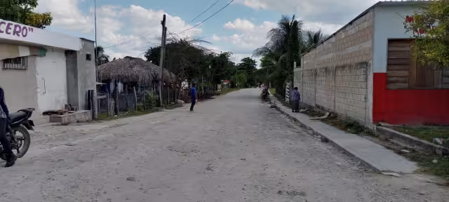 Al menos cinco casas funcionan como cantinas, las cuales están plenamente identificadas pero la autoridad no actúa