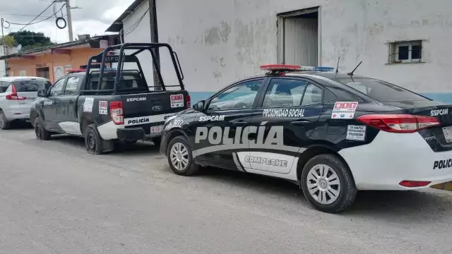 Hay unidades que no disponen de lo más elemental, como son las llantas; como por ejemplo, la camioneta de esta gráfica