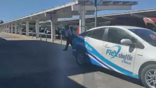 Los taxistas del aeropuerto de Mérida reanudaron labores tras dialogar con una representante de FlexShuttle