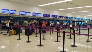 Se registra buena afluencia de pasajeros en el aeropuerto de Mérida