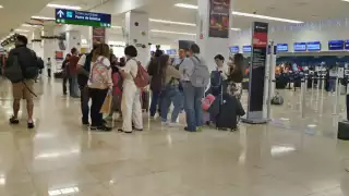 Solamente estos tres vuelos han llegado retrasados