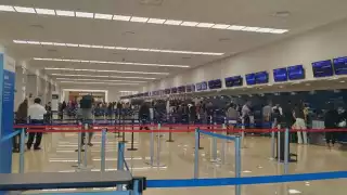 Vuelo a Houston se retrasa más de dos horas en el aeropuerto de Mérida