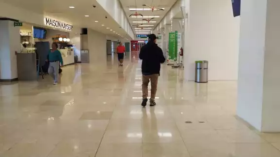 Los 35 pasajeros fueron informados sobre la cancelación del vuelo