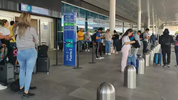 La llegada de turistas al aeropuerto de Mérida aumentó este miércoles La llegada de turistas al aeropuerto de Mérida aumentó este miércoles
