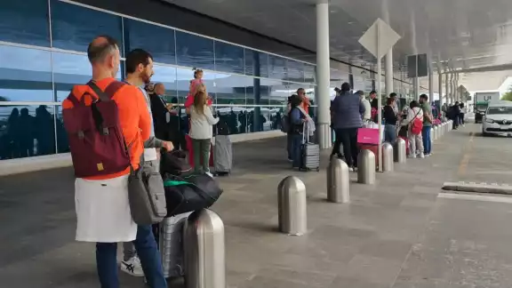 Gran afluencia de pasajeros se registra en el aeropuerto de Mérida Gran afluencia de pasajeros se registra en el aeropuerto de Mérida