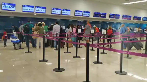 El aeropuerto de Mérida opera con normalidad pese a las condiciones del clima El aeropuerto de Mérida opera con normalidad pese a las condiciones del clima