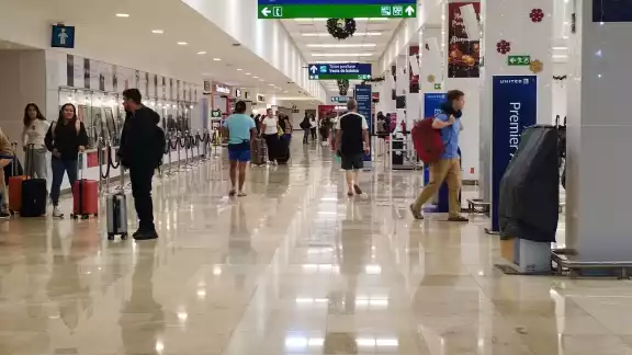 El aeropuerto de Mérida registra buena afluencia de viajeros este sábado El aeropuerto de Mérida registra buena afluencia de viajeros este sábado