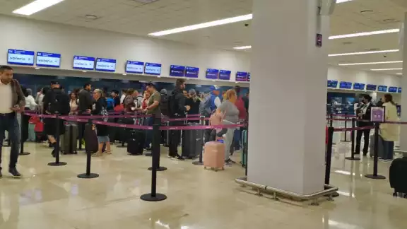 El vuelo de Volaris de la ruta CDMX-Mérida se retrasó más de dos horas El vuelo de Volaris de la ruta CDMX-Mérida se retrasó más de dos horas